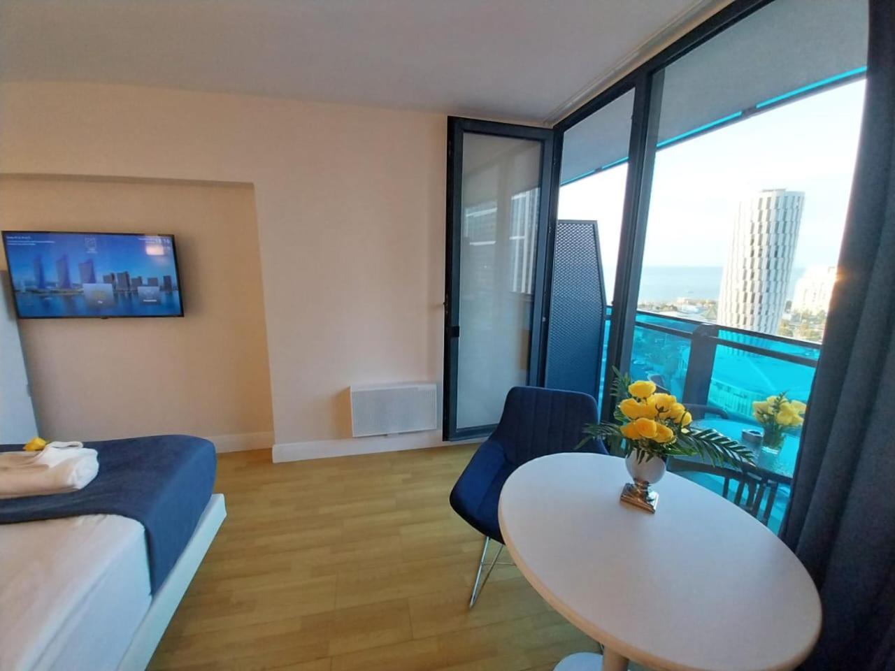 Natalia -Apartments In - Orbi City 巴统 外观 照片