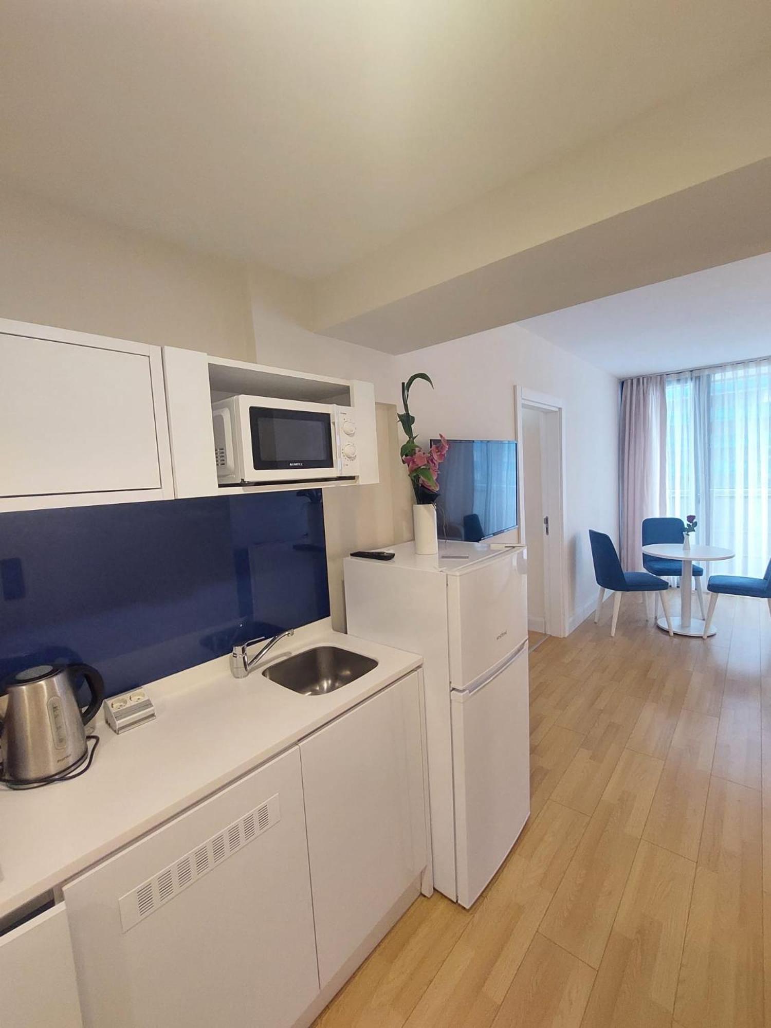 Natalia -Apartments In - Orbi City 巴统 外观 照片